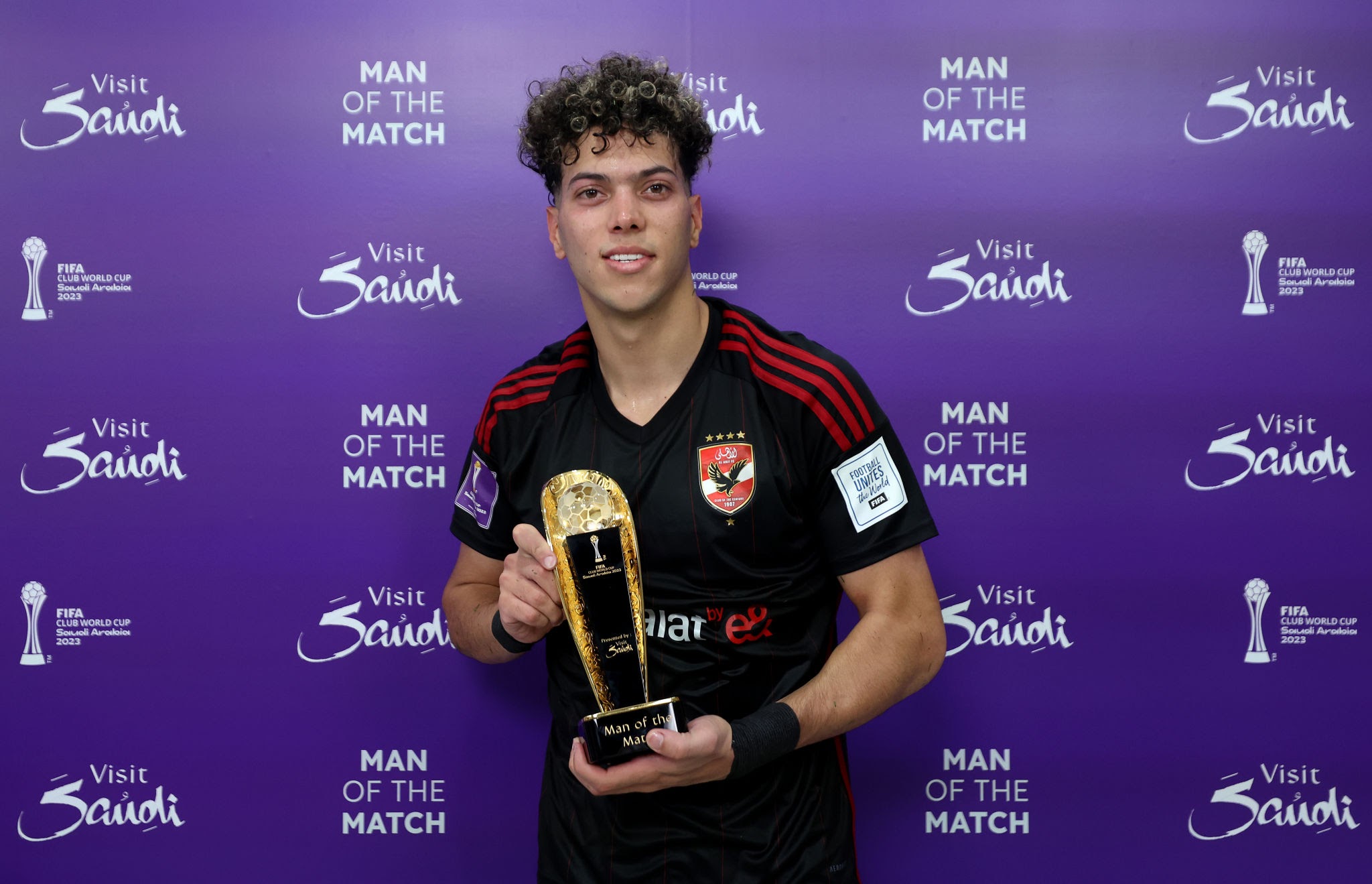 صورة اللاعب المصري امام عاشور أثناء مباراة الأهلي، بايرن ميونخ يراقب امام عاشور